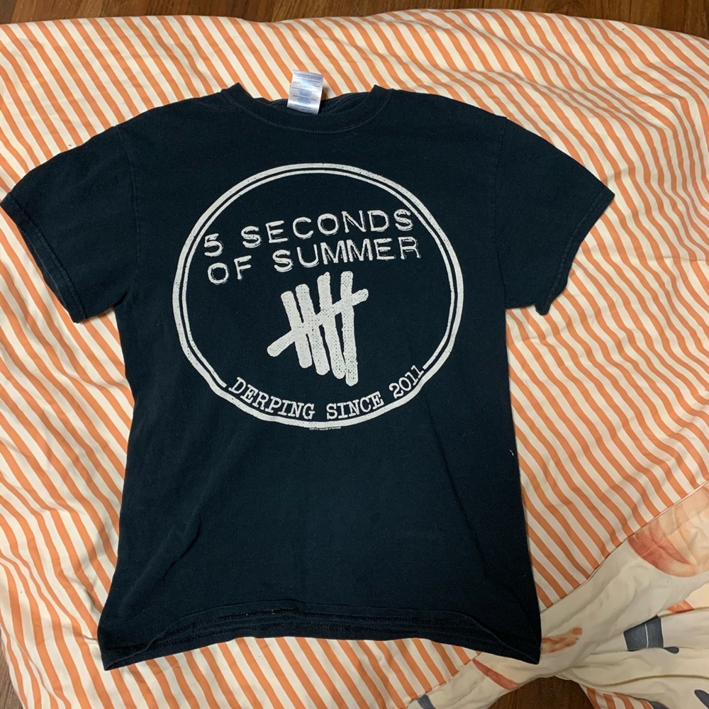 5 Second Of Summer (5SOS) band shirt